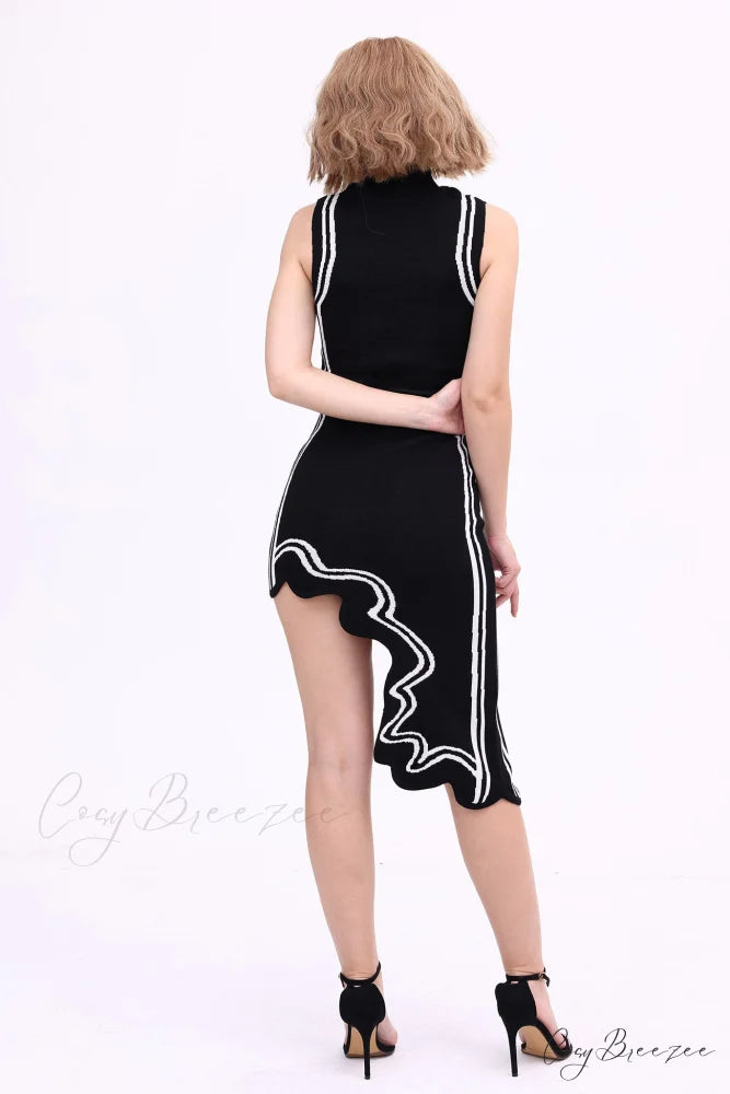 Knitted Sleeveless Dress with Wavy Hem Black / L