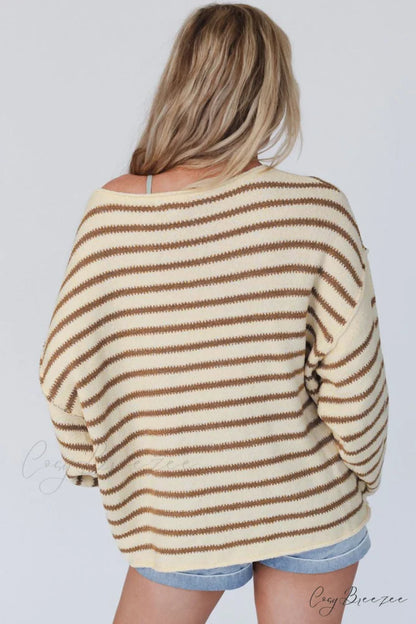 Long and Sweater with Striped Neck Boat Sleeves