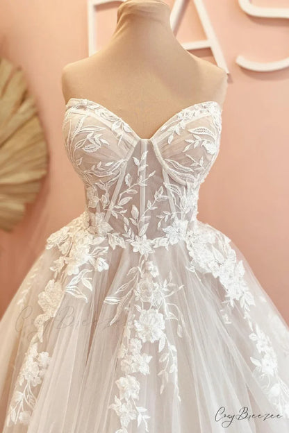 Norma Lace Applique Trendy Strapless A-line Wedding Dress