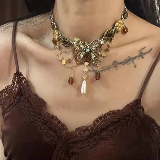 Retro Bling Butterfly Pendant High-end Cool Necklace GOLD