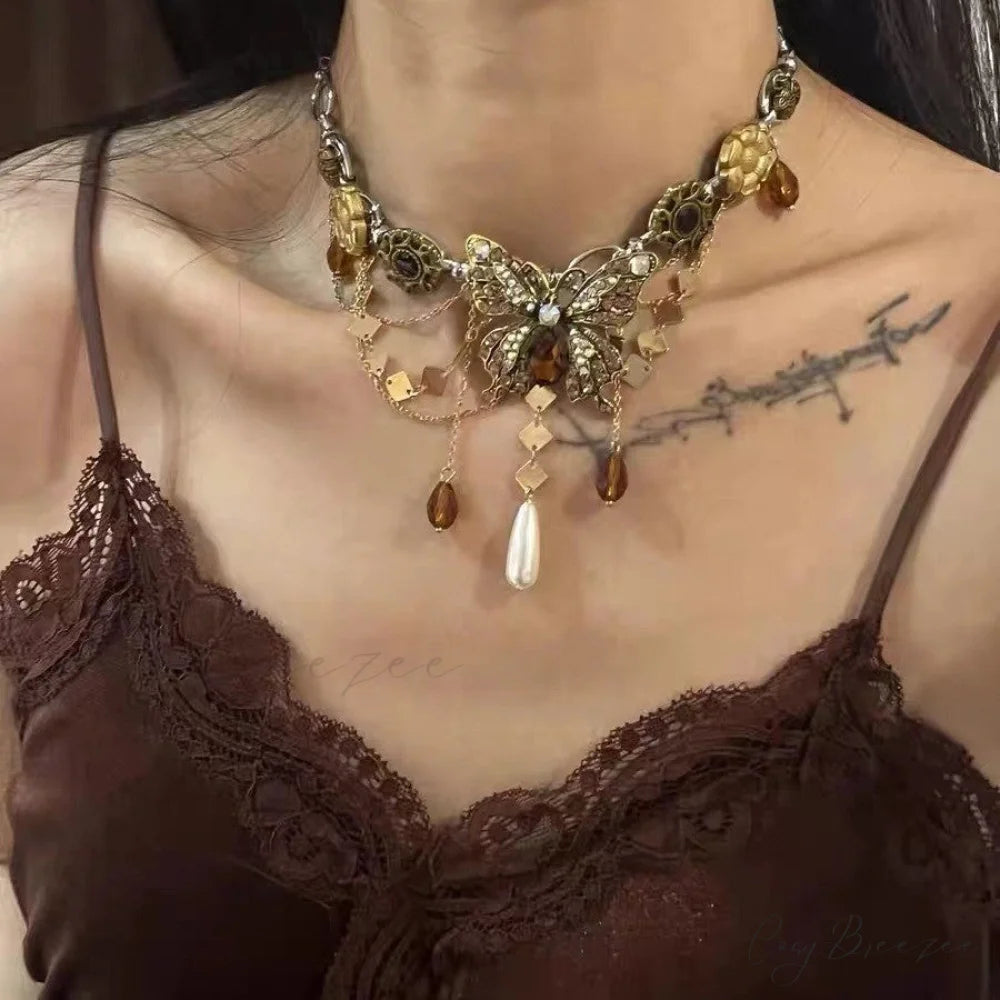Retro Bling Butterfly Pendant High-end Cool Necklace GOLD