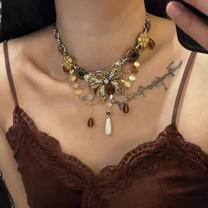 Retro Bling Butterfly Pendant High-end Cool Necklace GOLD