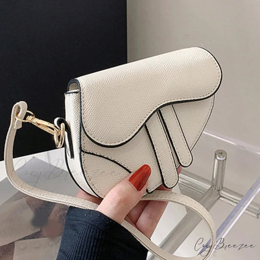 Saddle Messenger Leather Crossbody Handbag handbag-250126