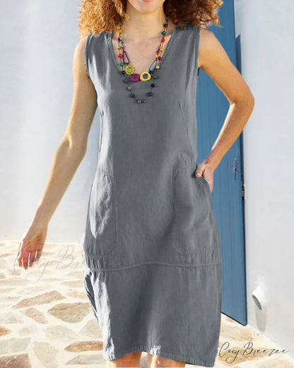 Sleeveless U-neck Dress with Pocket