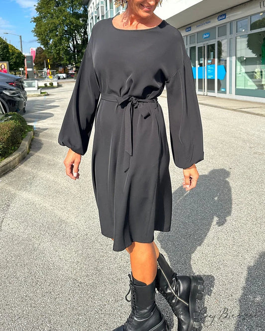 Solid color round neck tie dress Black / S