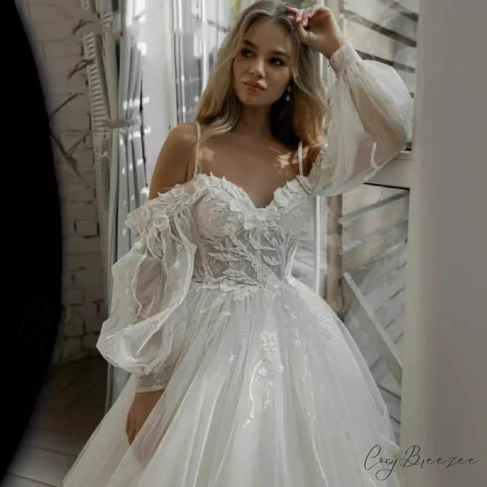 Strapless Lace Lengthy Train Bridal Gown lvory white / 2 weddingdress-250223