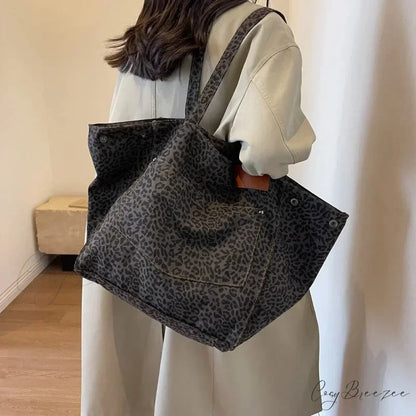 Striped Corduroy Canvas Crossbody Black shoulder-250126