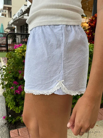 Striped Lace Trim Casual Shorts short-250223