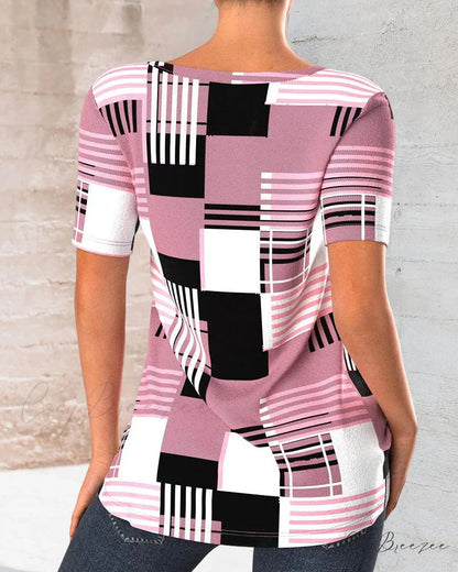 T-shirt check with V-neck print