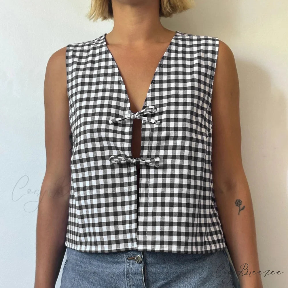 Tie Front V-Neck Crop Top black / S croptop-250223
