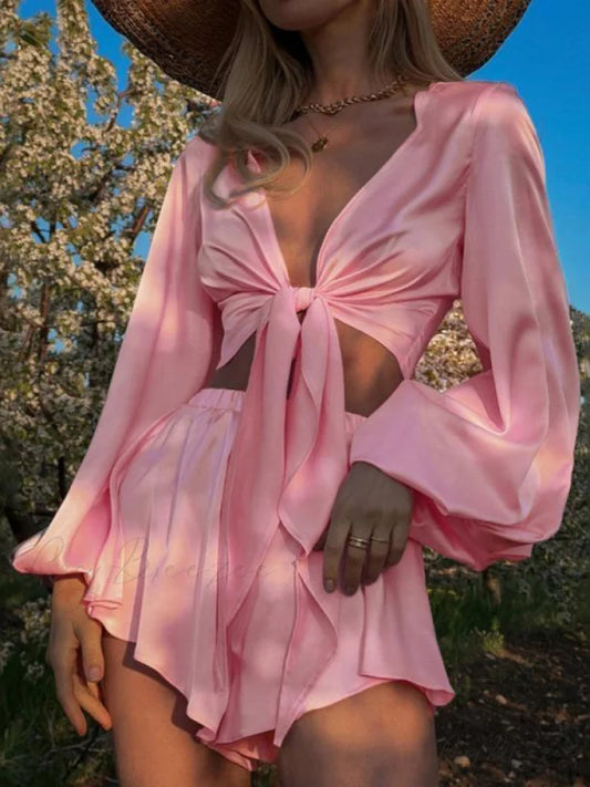 Top Arm V-Neck with Strappy Lantern Shorts Set