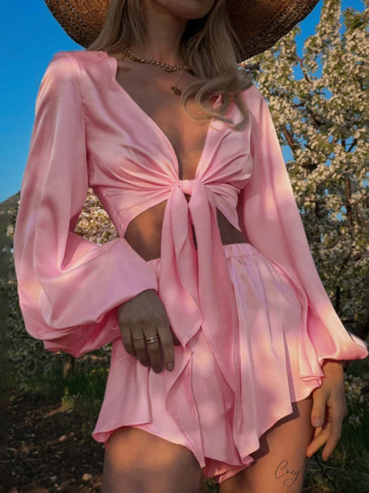 Top Arm V-Neck with Strappy Lantern Shorts Set