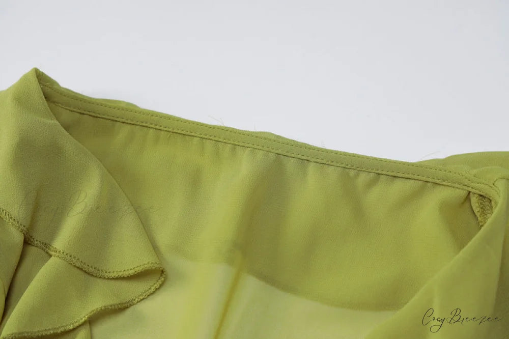 Trim Lace T-shirt 90s with Chiffon Ruffles Up and Vintage Green Detail
