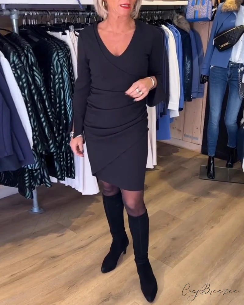V-neck dress with flare sleeves