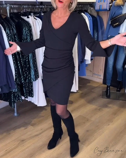 V-neck dress with flare sleeves Black / S