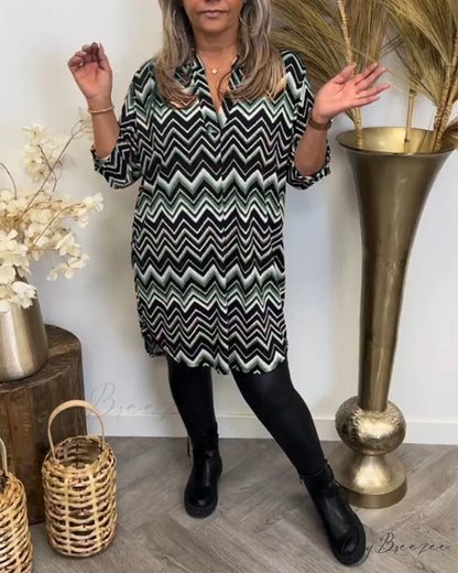 V-neck dress with wave print Green / S
