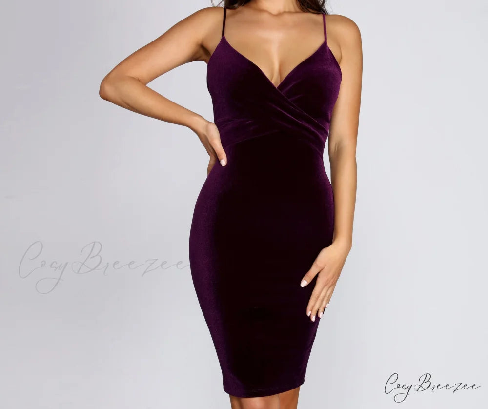 Velvet Dream Stylish Sleeveless Midi Dress