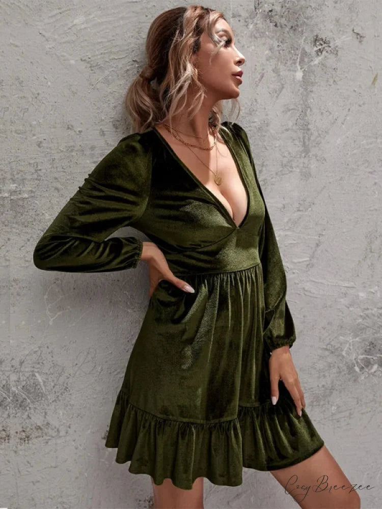 Velvet Ruffled Dress with Deep V-Neck and Puff Sleeves S / green