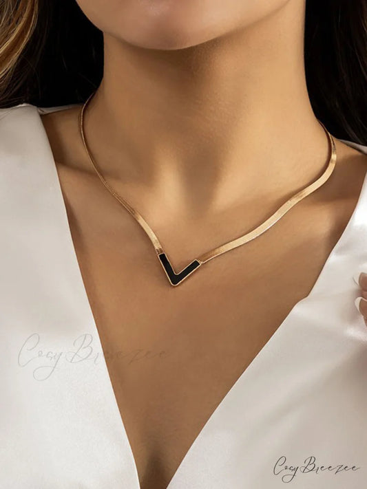 Victoria Charming Necklace Black / One Size