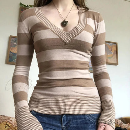 Vintage Striped V-Neck Long Sleeve Knit Crop Top Khaki / S knittop-250126