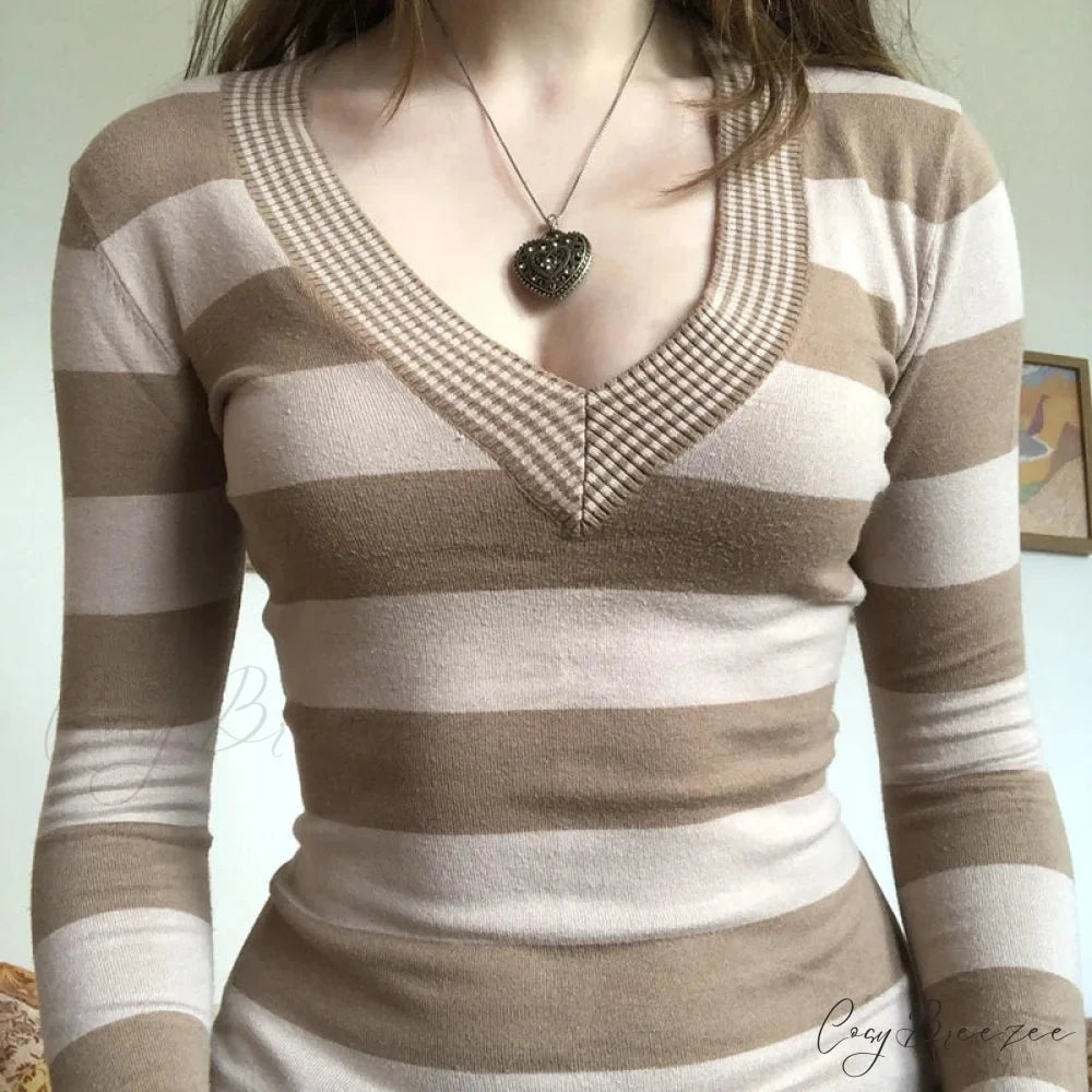 Vintage Striped V-Neck Long Sleeve Knit Crop Top knittop-250126