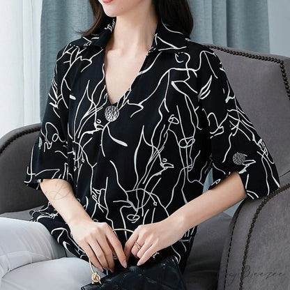Warm-Season Tee Plus Chiffon Size Women’s Top Black flower A / L 50kg to 60kg