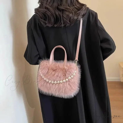 Winter Faux Fur Pearl Chain Crossbody Handbag handbag-250126