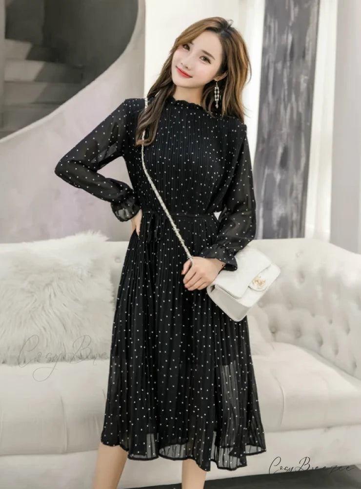 WOMEN POLKA DOT PLEATED DRESS - LONG SLEEVED